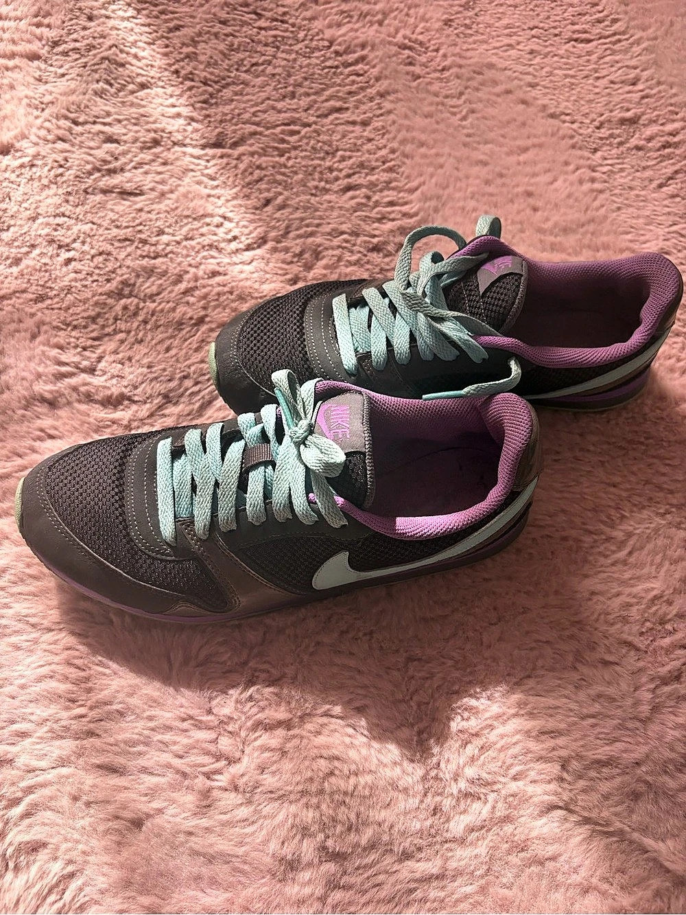 Nike Athletic Shoes Black & Purple US 8.5